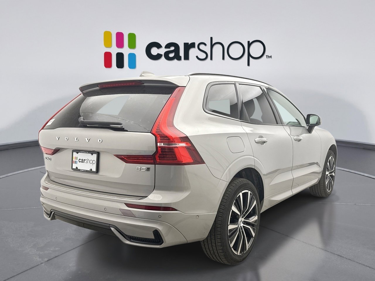 Used 2023 Volvo XC60 B5 Plus w/ Climate Package image 5
