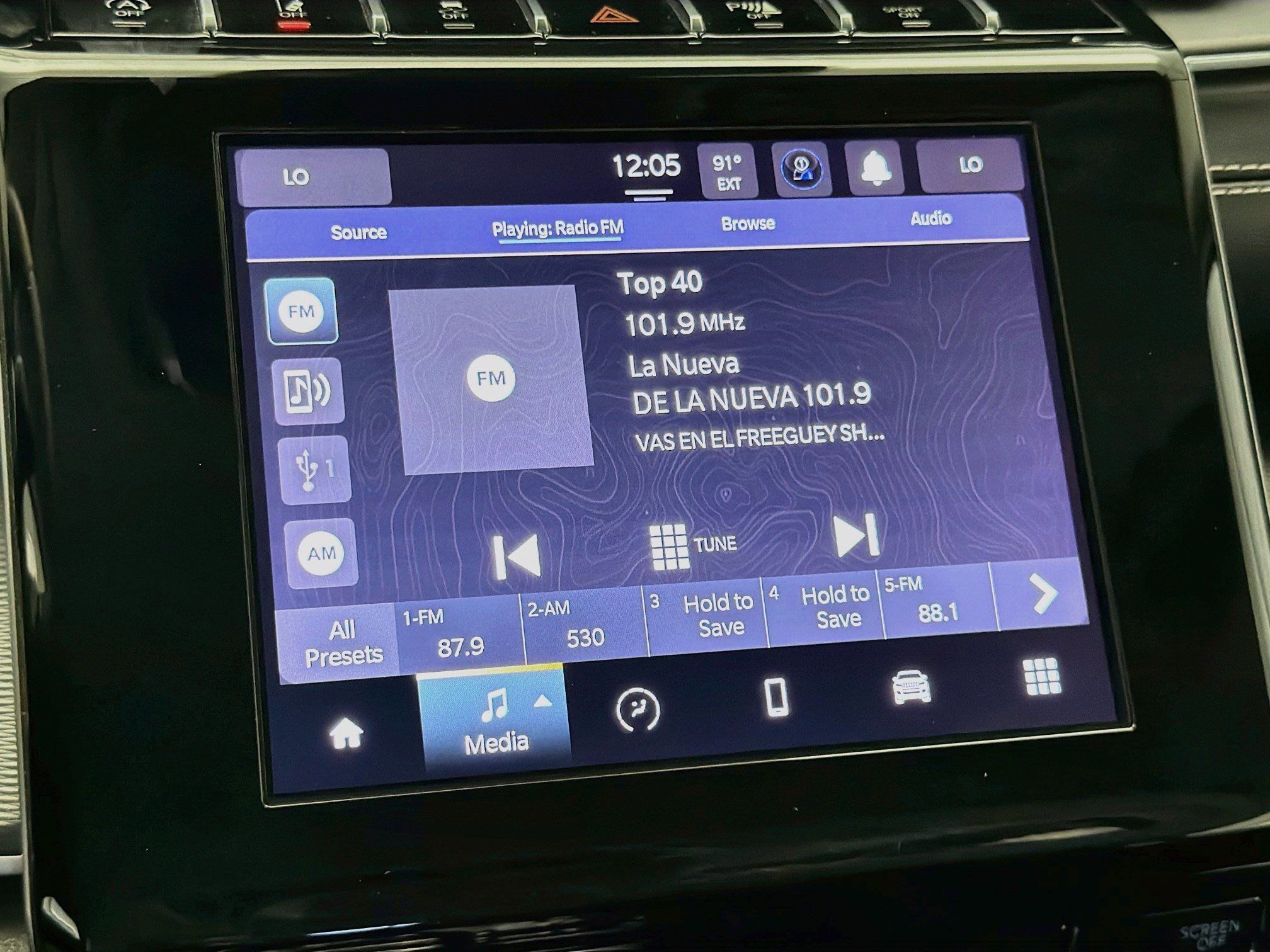 Used 2023 Jeep Grand Cherokee L Laredo AWD/4WD image 9