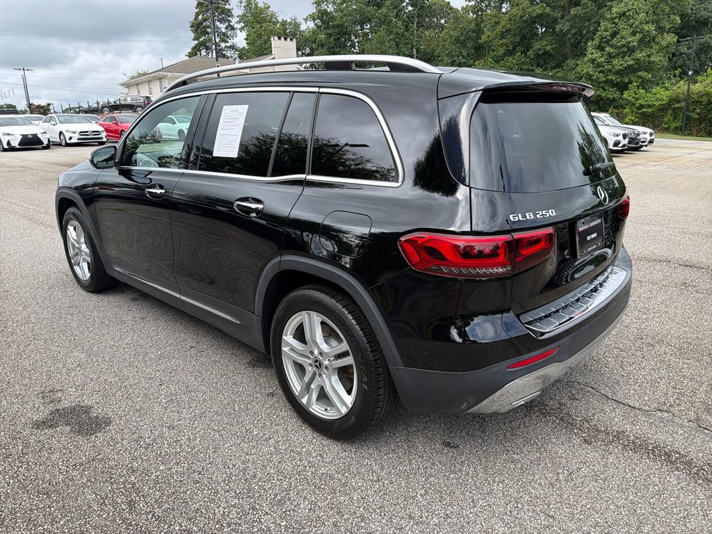 Used 2021 Mercedes-Benz GLB 250 4MATIC w/ Premium Package image 5