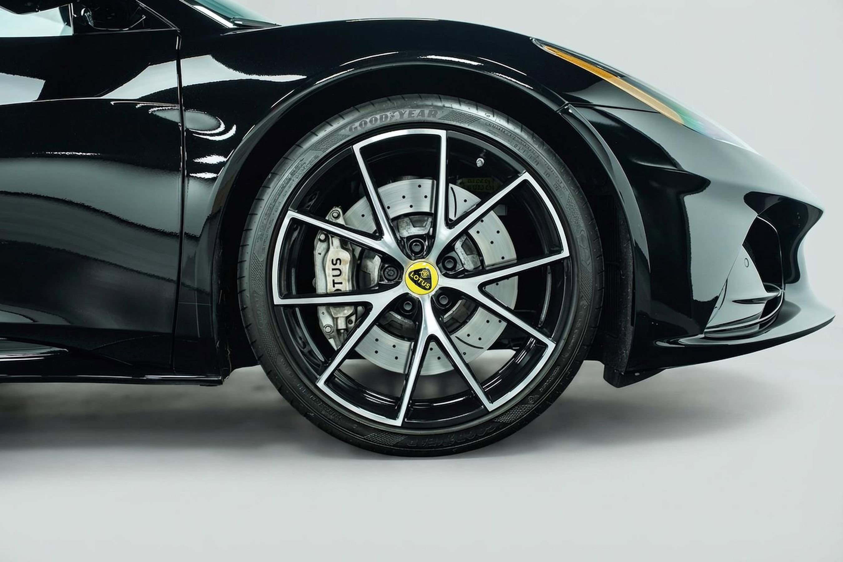 New 2025 Lotus Emira image 6