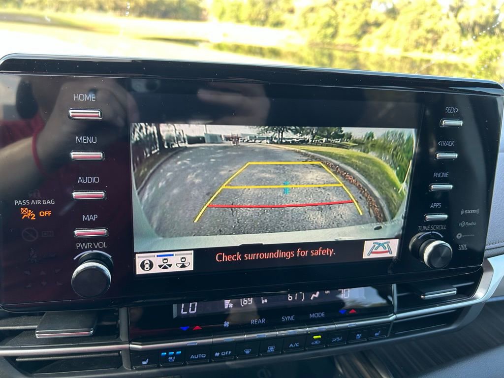 Used 2023 Toyota Sienna Platinum image 27