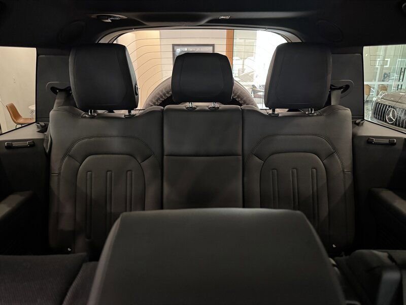 Used 2023 Land Rover Defender 130 X image 31