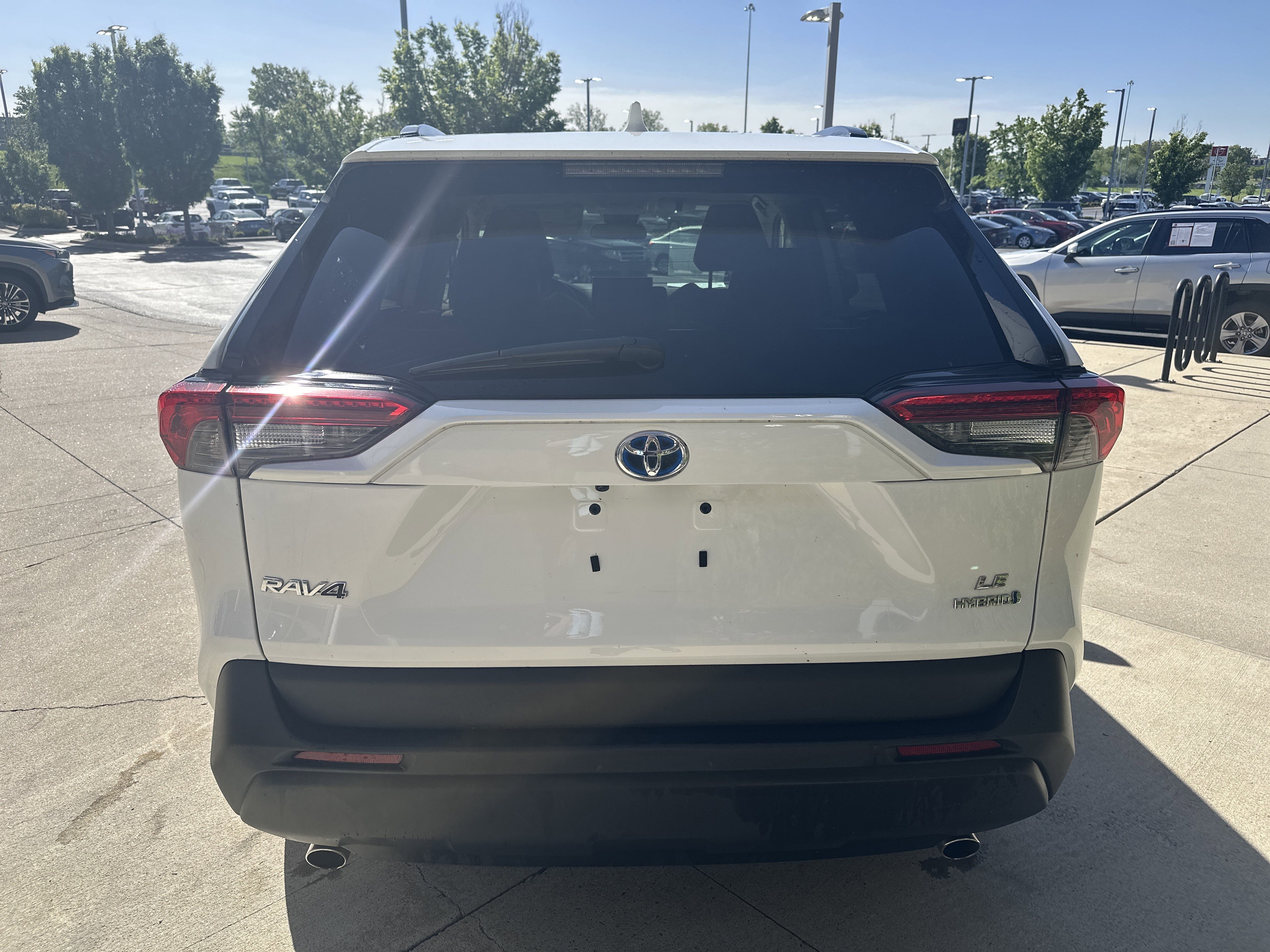 Used 2022 Toyota RAV4 LE AWD/4WD image 9