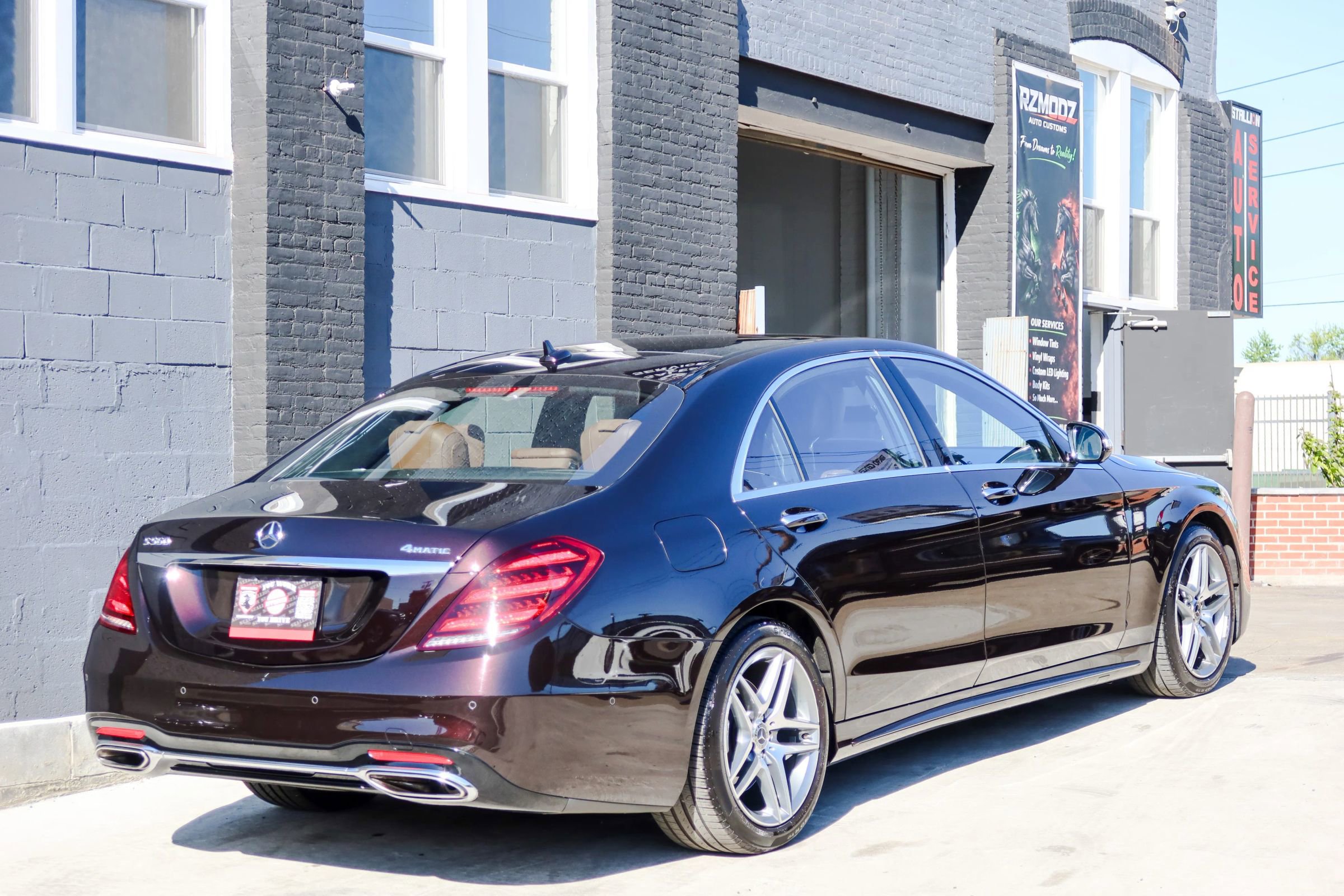 Used 2018 Mercedes-Benz S 560 4MATIC Sedan image 4