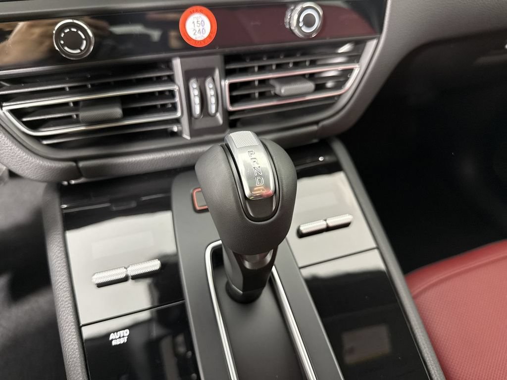 New 2026 Porsche Macan AWD/4WD image 33