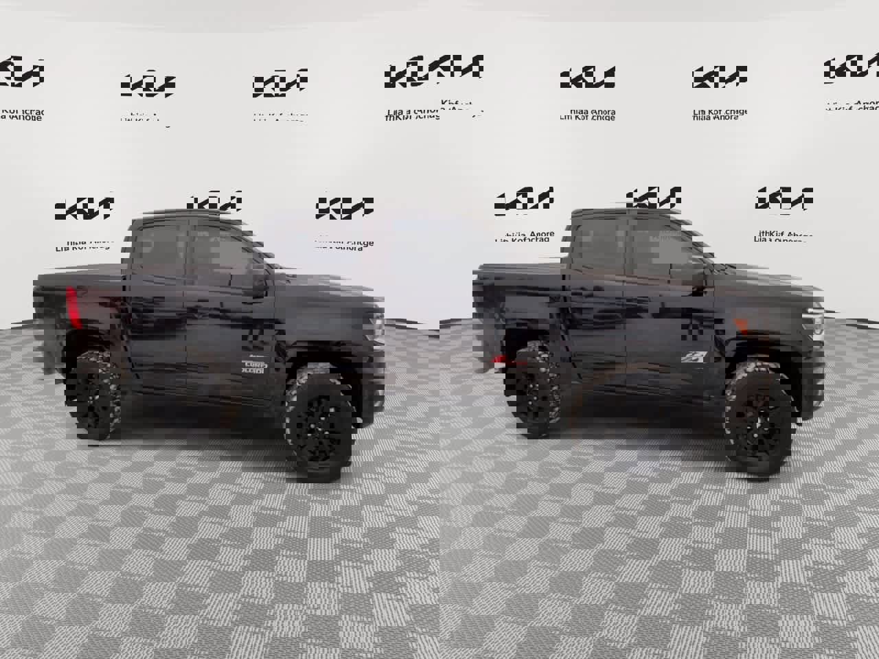 Used 2017 Chevrolet Colorado Z71 image 2