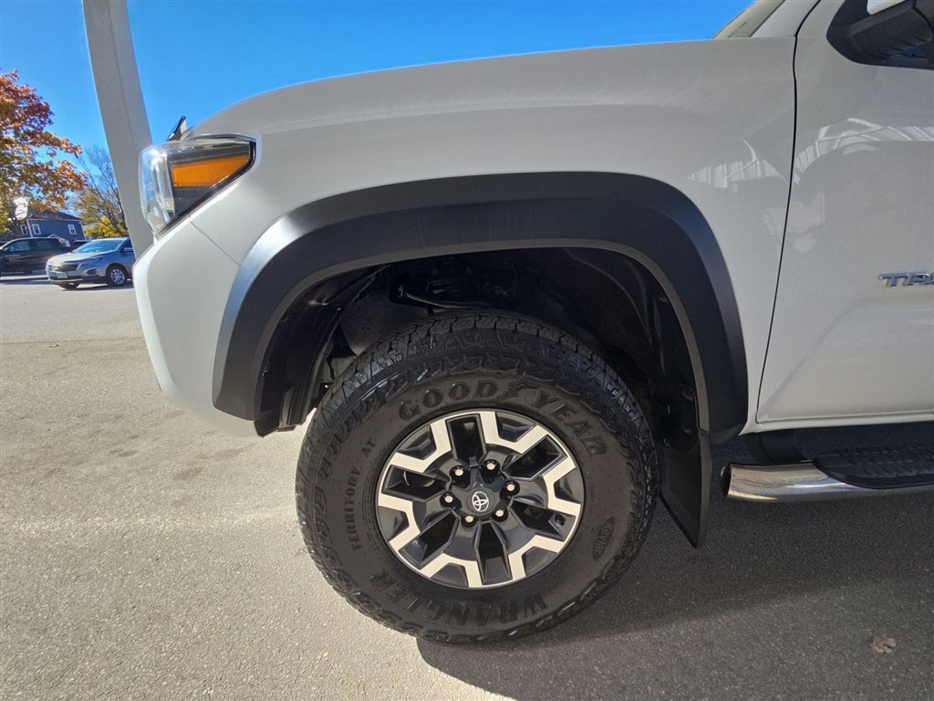 Used 2023 Toyota Tacoma TRD Off-Road AWD/4WD image 32