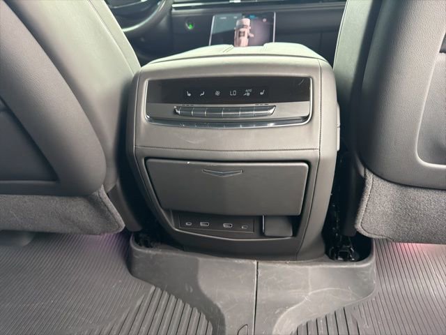 Used 2025 Cadillac Escalade ESV Premium Luxury Platinum w/ LPO, Floor Liner Package AWD/4WD image 10