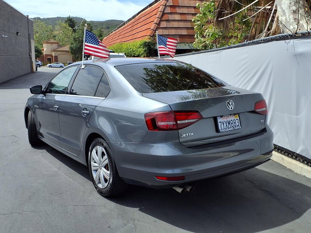 Used 2017 Volkswagen Jetta S image 5