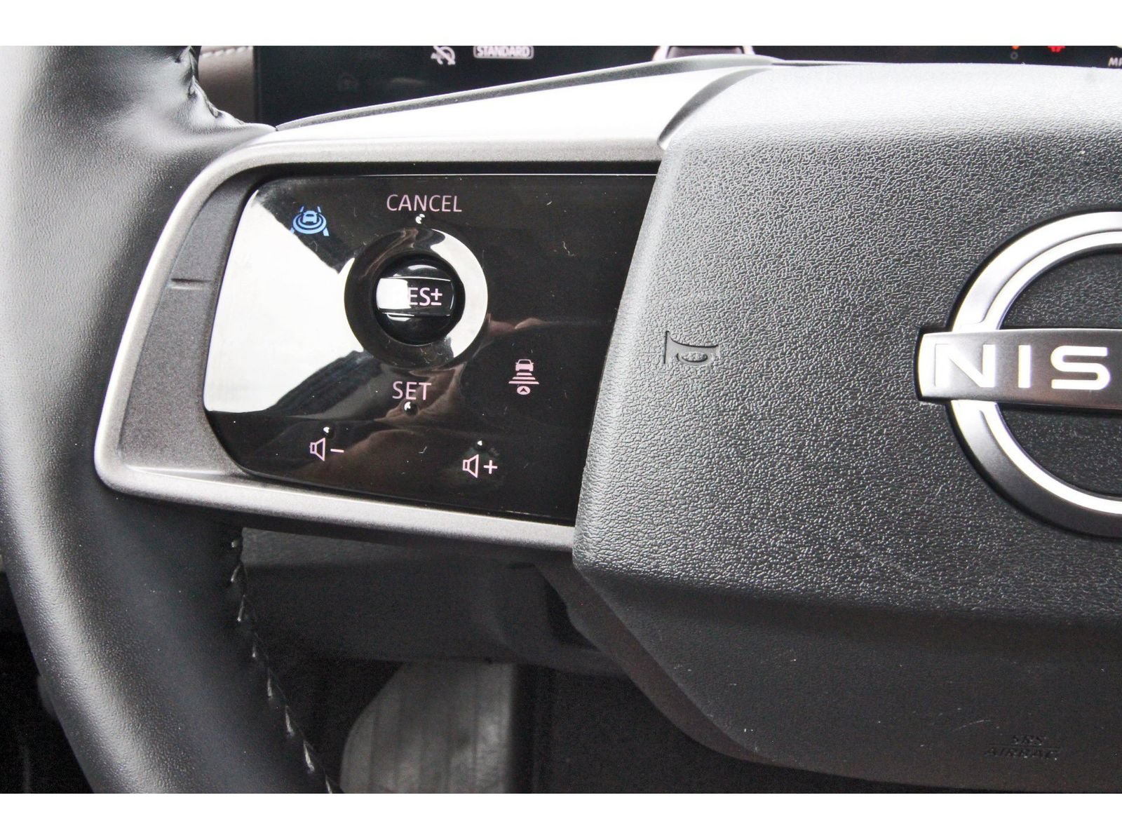 Certified 2025 Nissan Murano Platinum w/ Cargo Package AWD/4WD image 19
