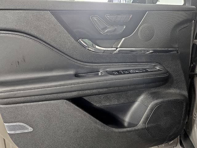 Used 2026 Lincoln Corsair Premiere FWD image 11