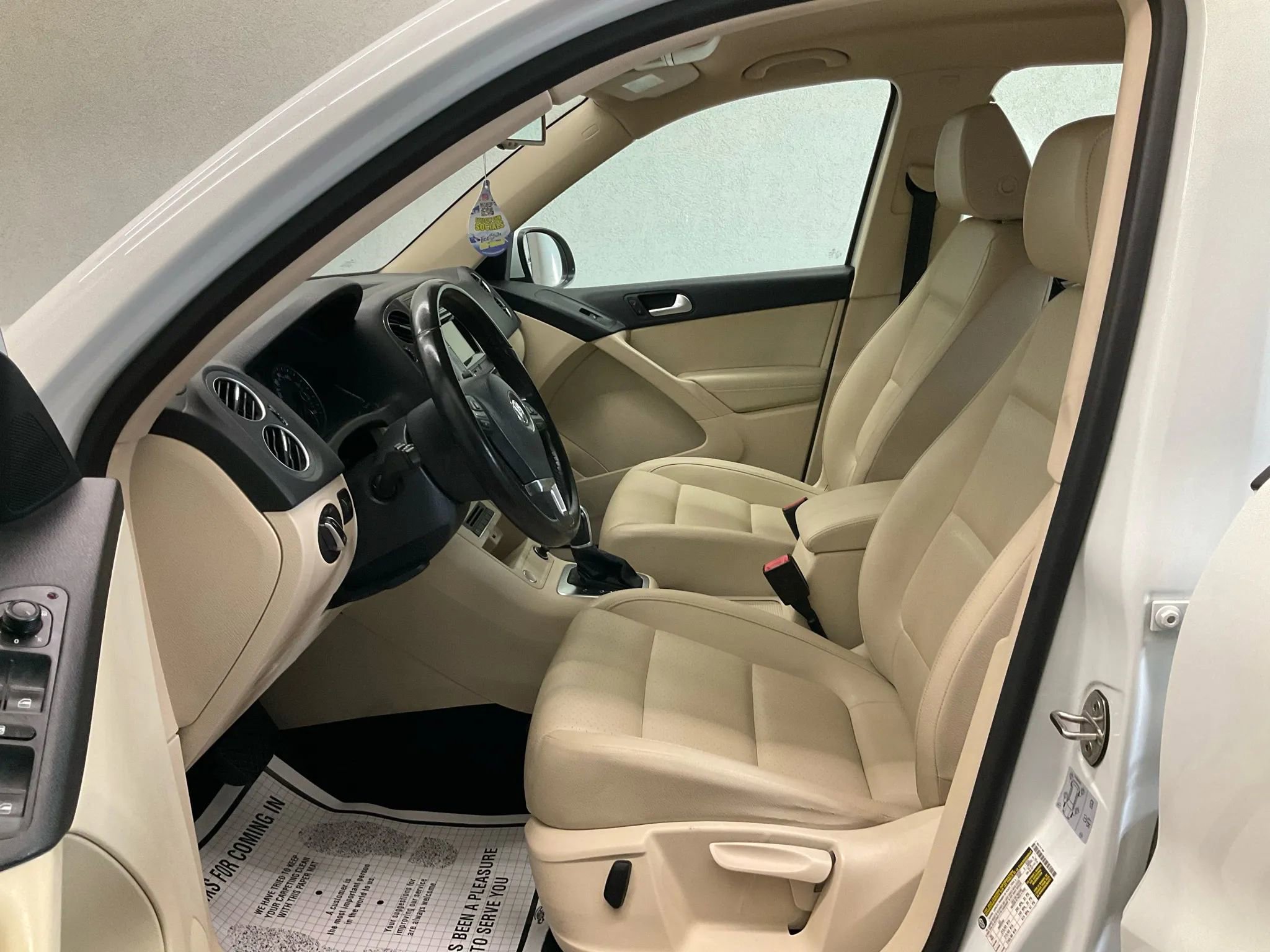 Used 2016 Volkswagen Tiguan S FWD image 8