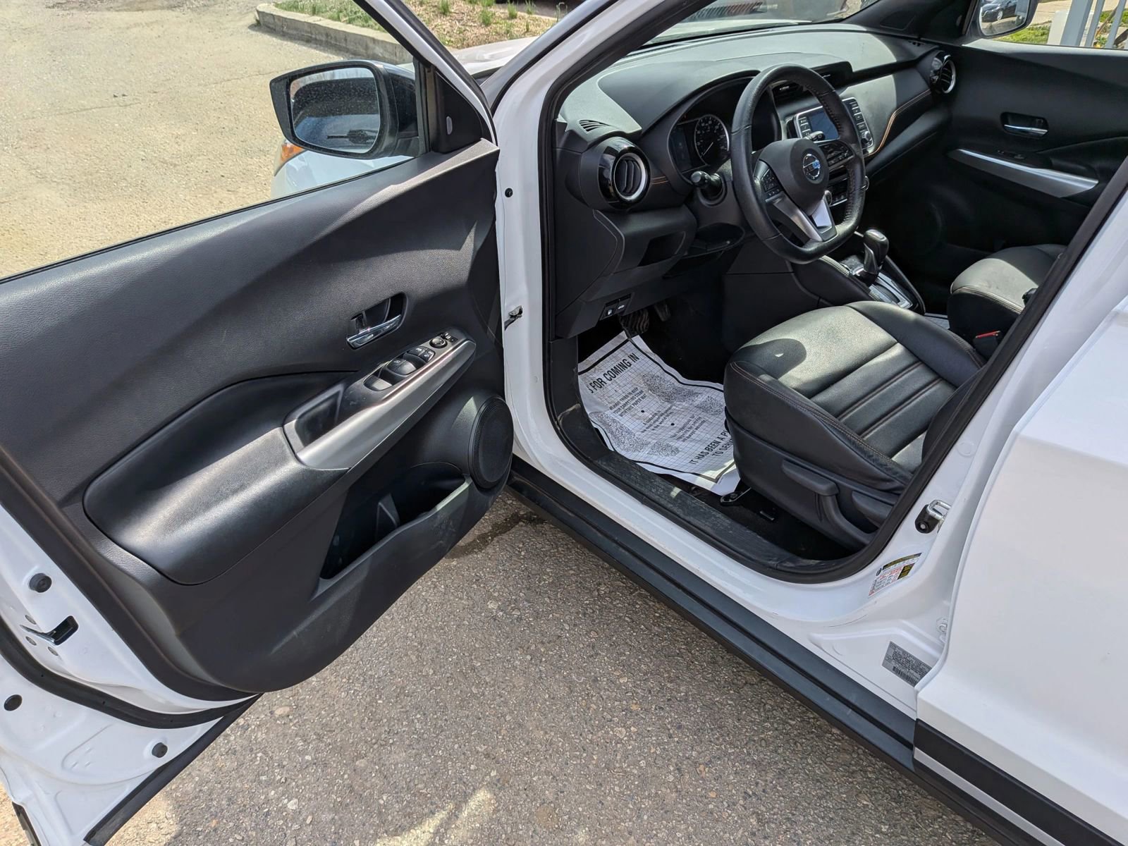 Used 2020 Nissan Kicks SR w/ SR Premium Package image 21