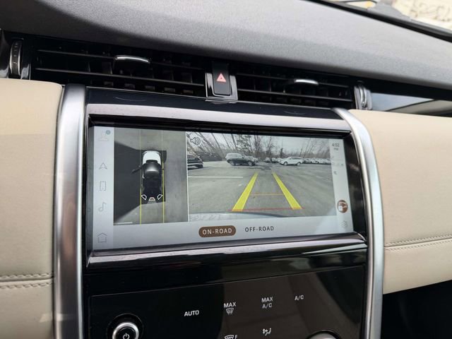 Used 2021 Land Rover Discovery Sport SE image 21