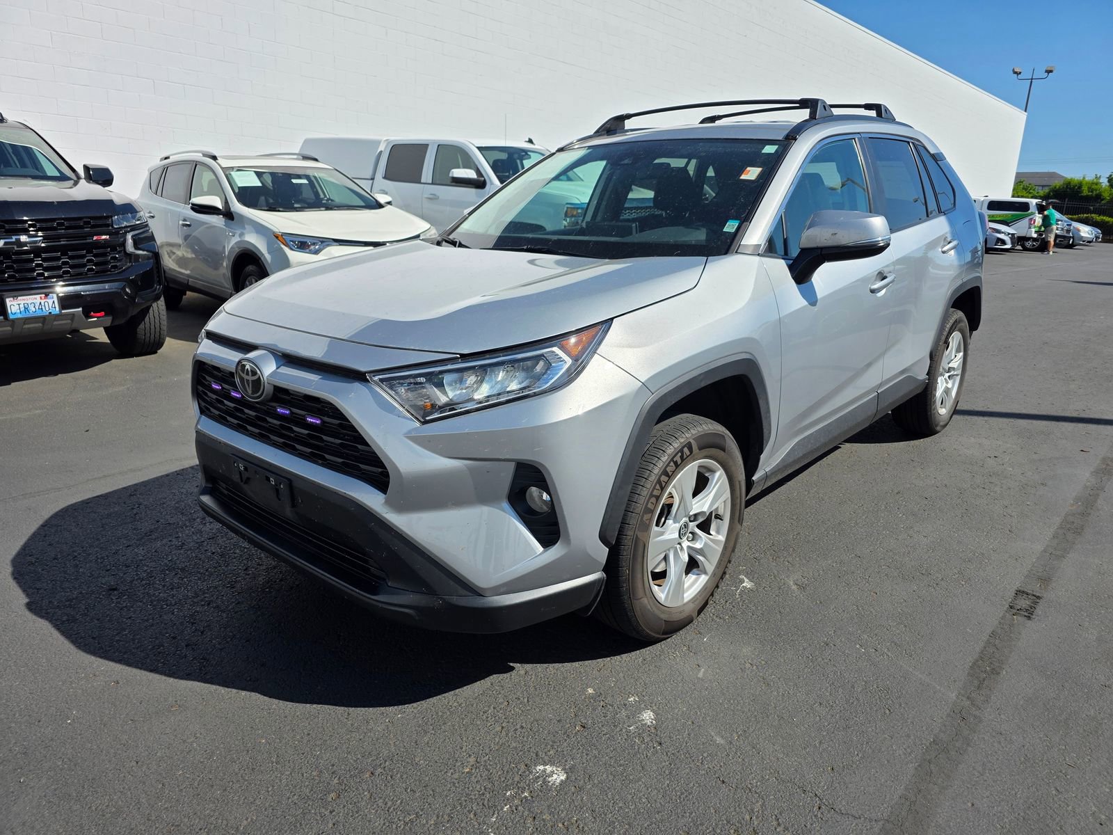 Used 2021 Toyota RAV4 XLE AWD/4WD image 2