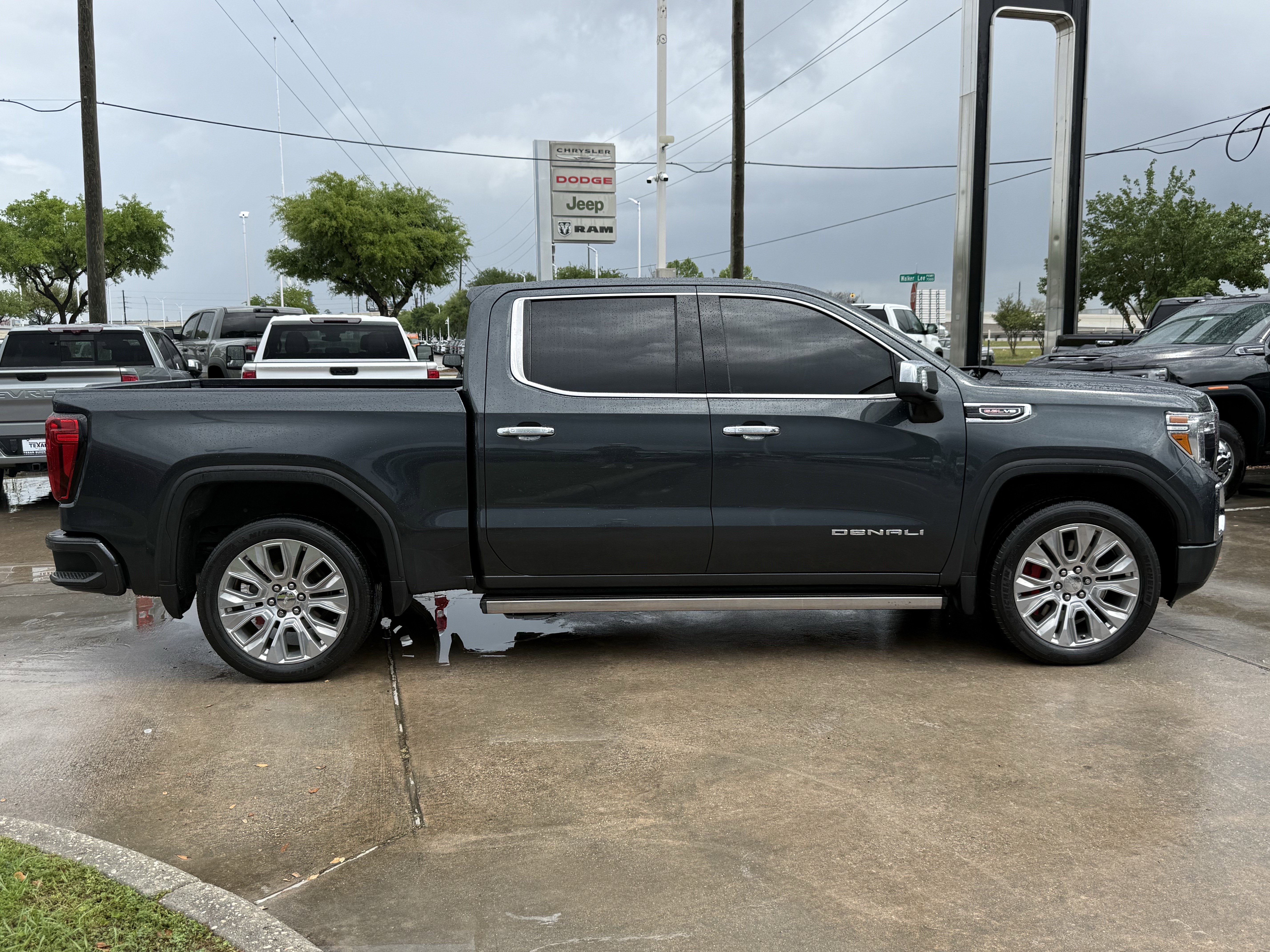 Used 2021 GMC Sierra 1500 Denali w/ Denali Ultimate Package image 3