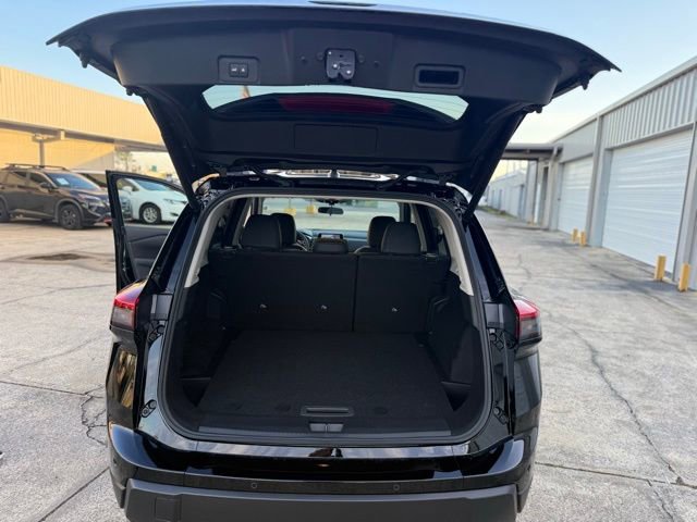 Used 2026 Nissan Rogue SV image 18