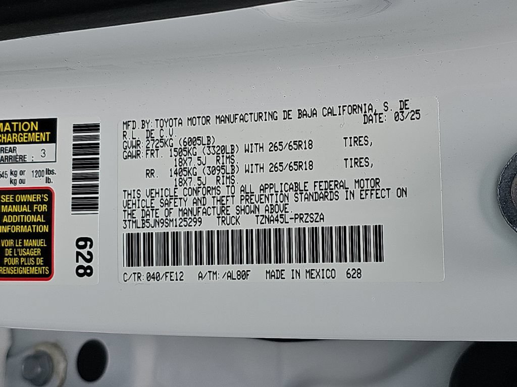 Used 2025 Toyota Tacoma TRD Sport AWD/4WD image 37