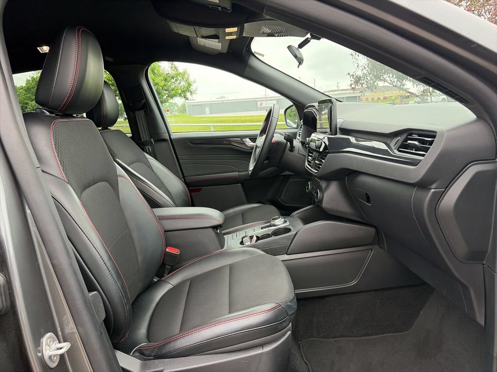 Used 2025 Ford Escape ST-Line FWD image 29