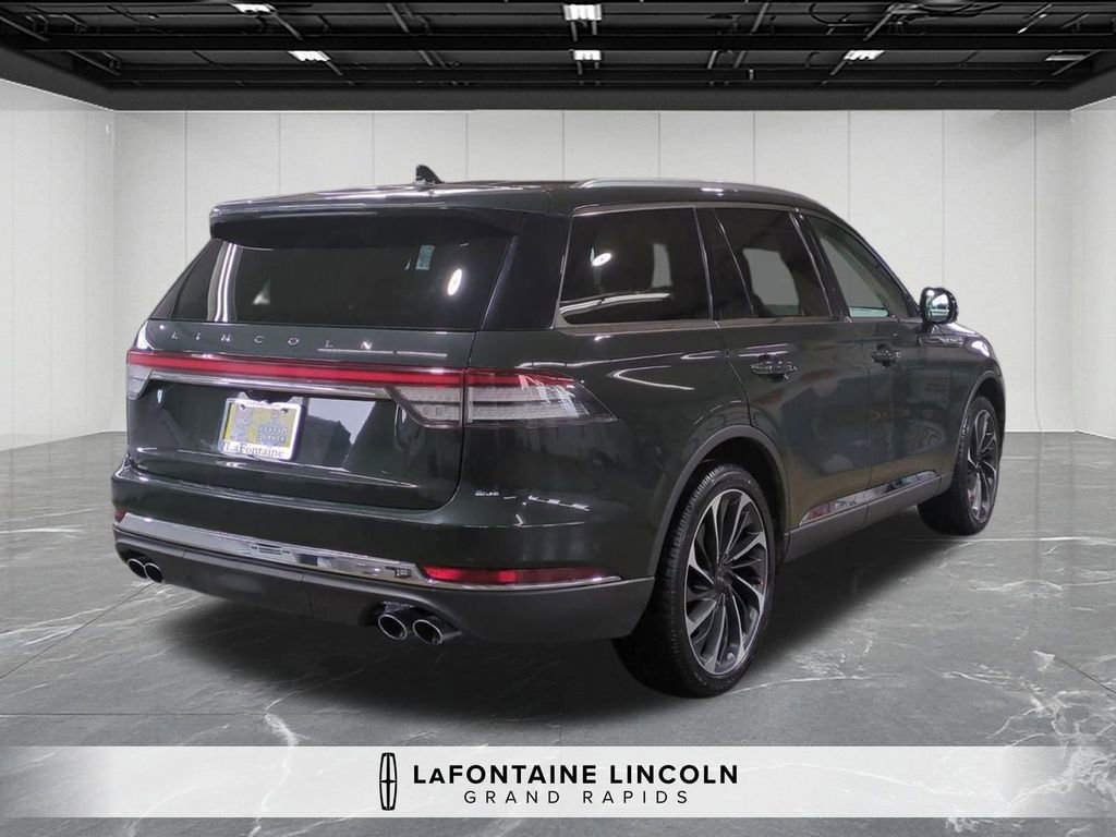 Certified 2023 Lincoln Aviator Reserve w/ Equipment Group 201A image 5