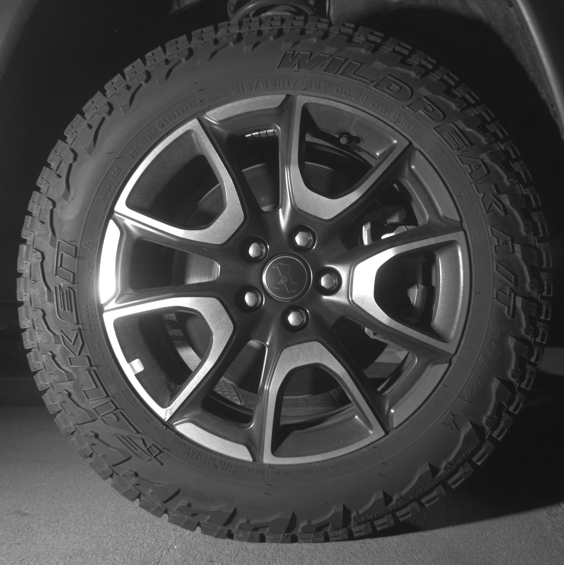 Used 2025 Jeep Compass Trailhawk AWD/4WD image 13