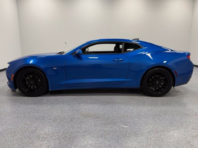 Used 2018 Chevrolet Camaro LT w/ Technology Package RWD image 9