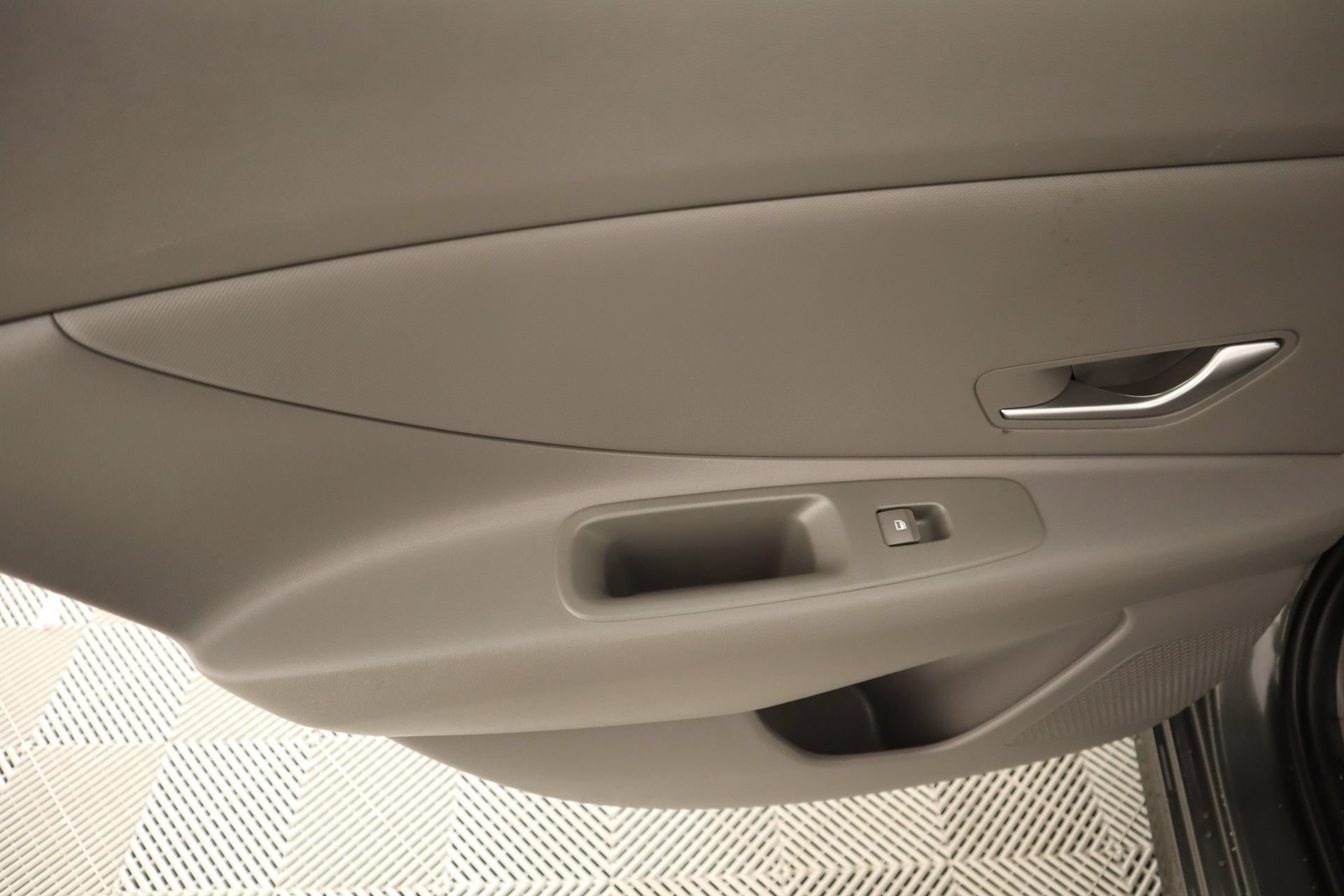 Used 2024 Hyundai Elantra SE FWD image 15