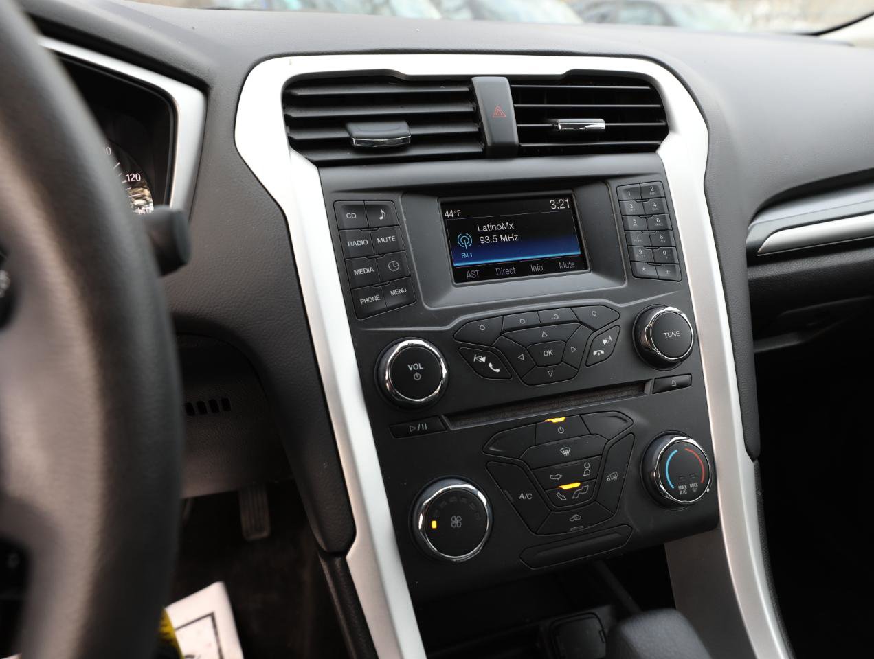 Used 2016 Ford Fusion S FWD image 17