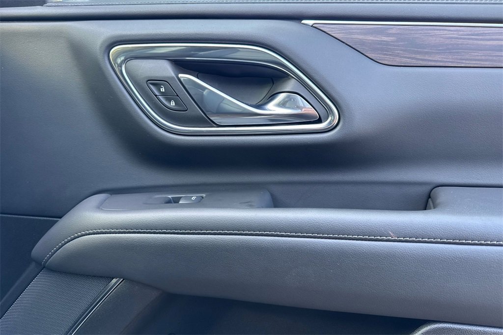 Used 2023 Chevrolet Suburban Z71 image 21