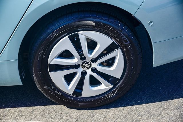 Used 2017 Toyota Prius Three image 8