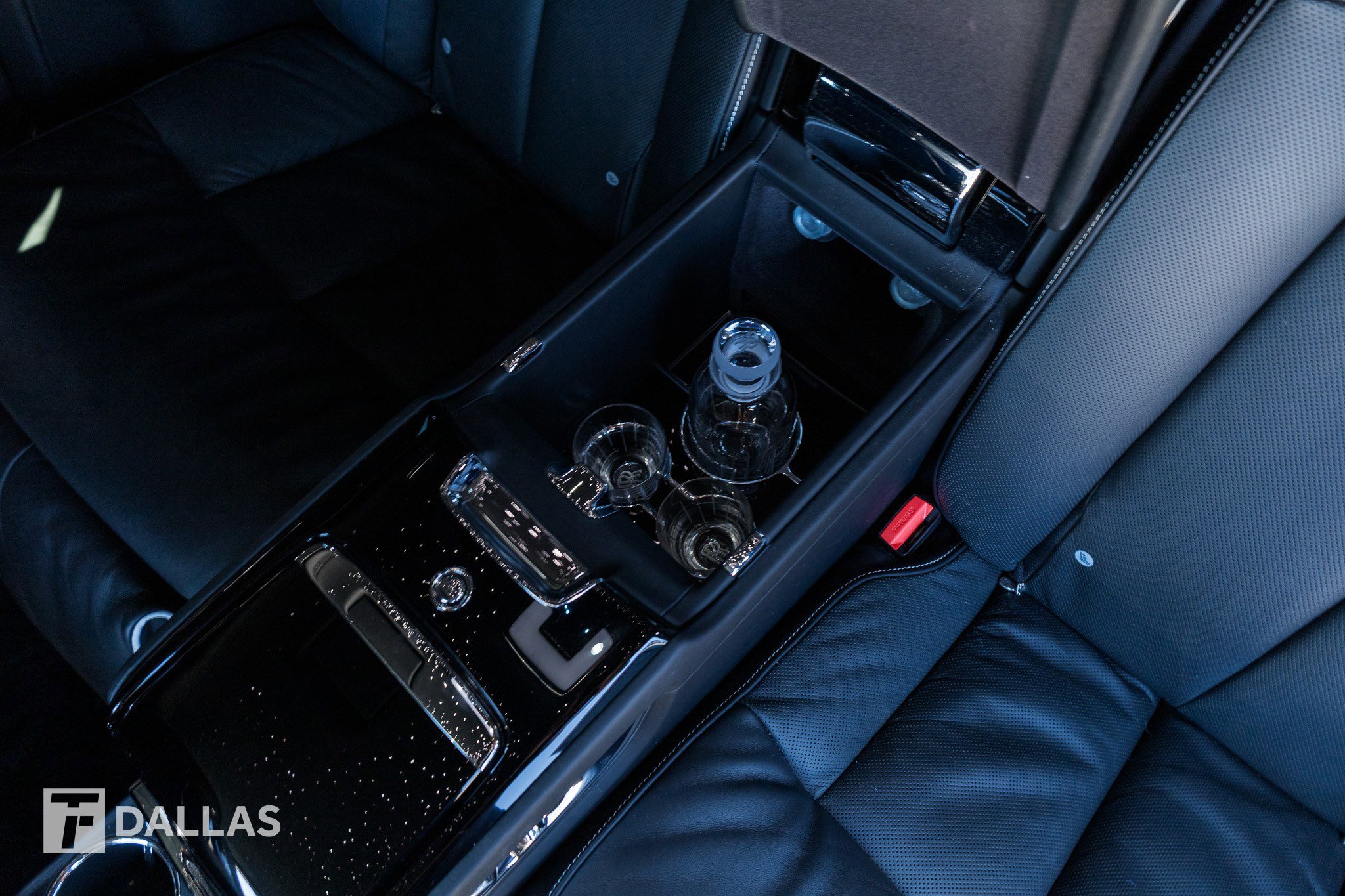 Used 2023 Rolls-Royce Phantom Extended Wheelbase RWD image 36