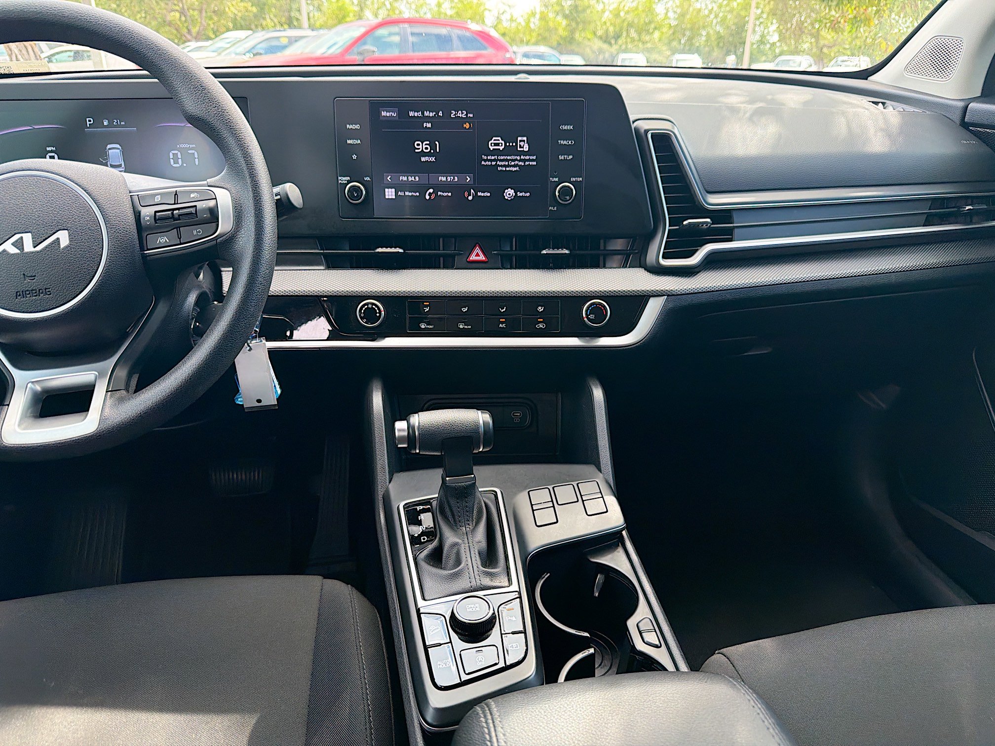 Used 2024 Kia Sportage LX image 18