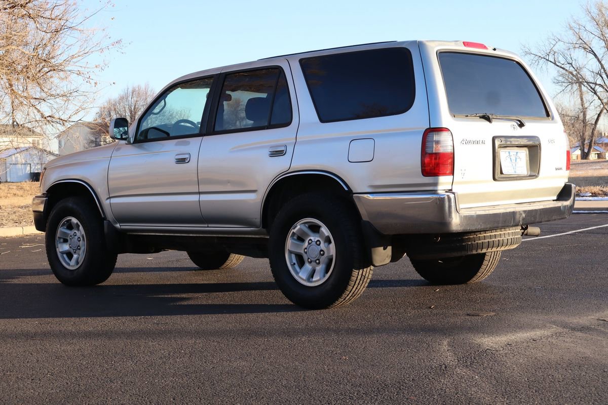 Used 2000 Toyota 4Runner SR5 image 7