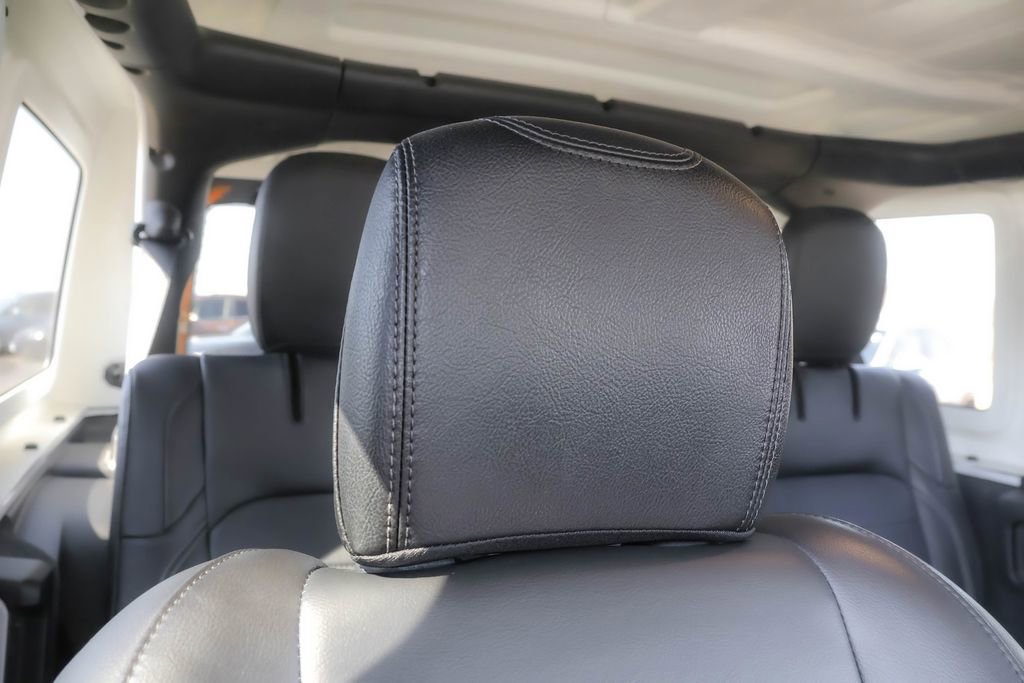 Used 2022 Jeep Wrangler Unlimited Sahara w/ Cold Weather Group AWD/4WD image 36