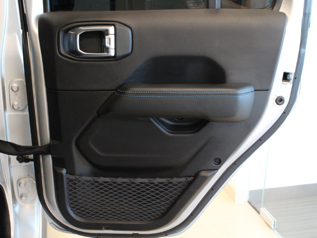 Used 2023 Jeep Wrangler Unlimited Rubicon 4xe AWD/4WD image 34