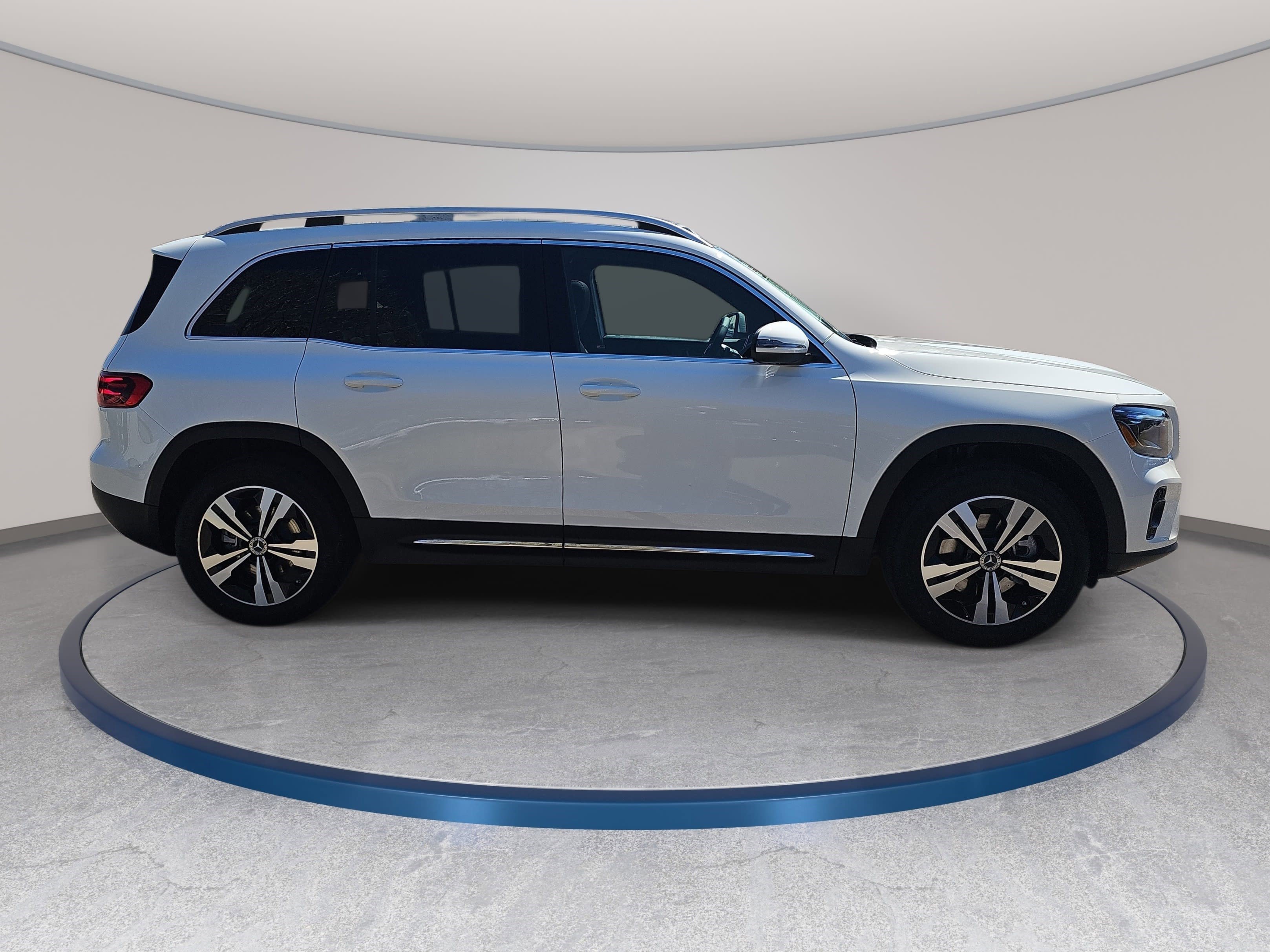 New 2026 Mercedes-Benz GLB 250 image 4