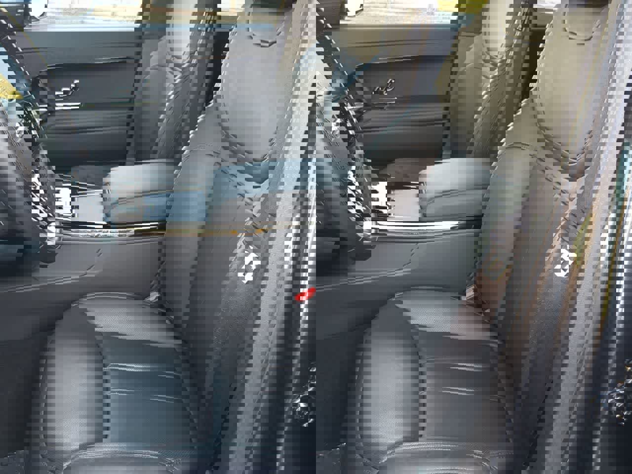 Used 2024 Land Rover Range Rover Sport SE image 17