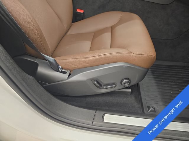 Used 2022 Volvo XC60 B5 Momentum AWD/4WD image 10