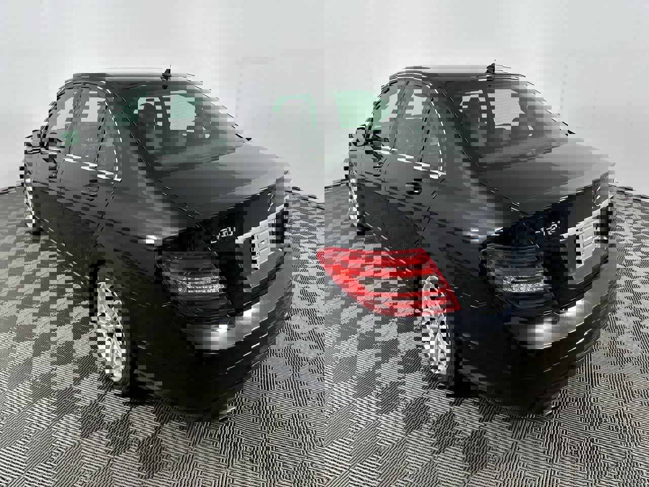 Used 2012 Mercedes-Benz C 300 Sport image 4