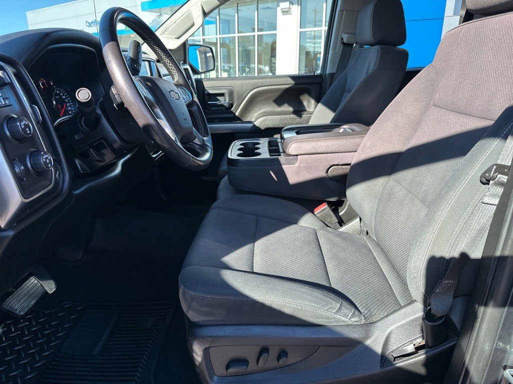 Used 2019 Chevrolet Silverado 1500 LT w/ All Star Edition image 11