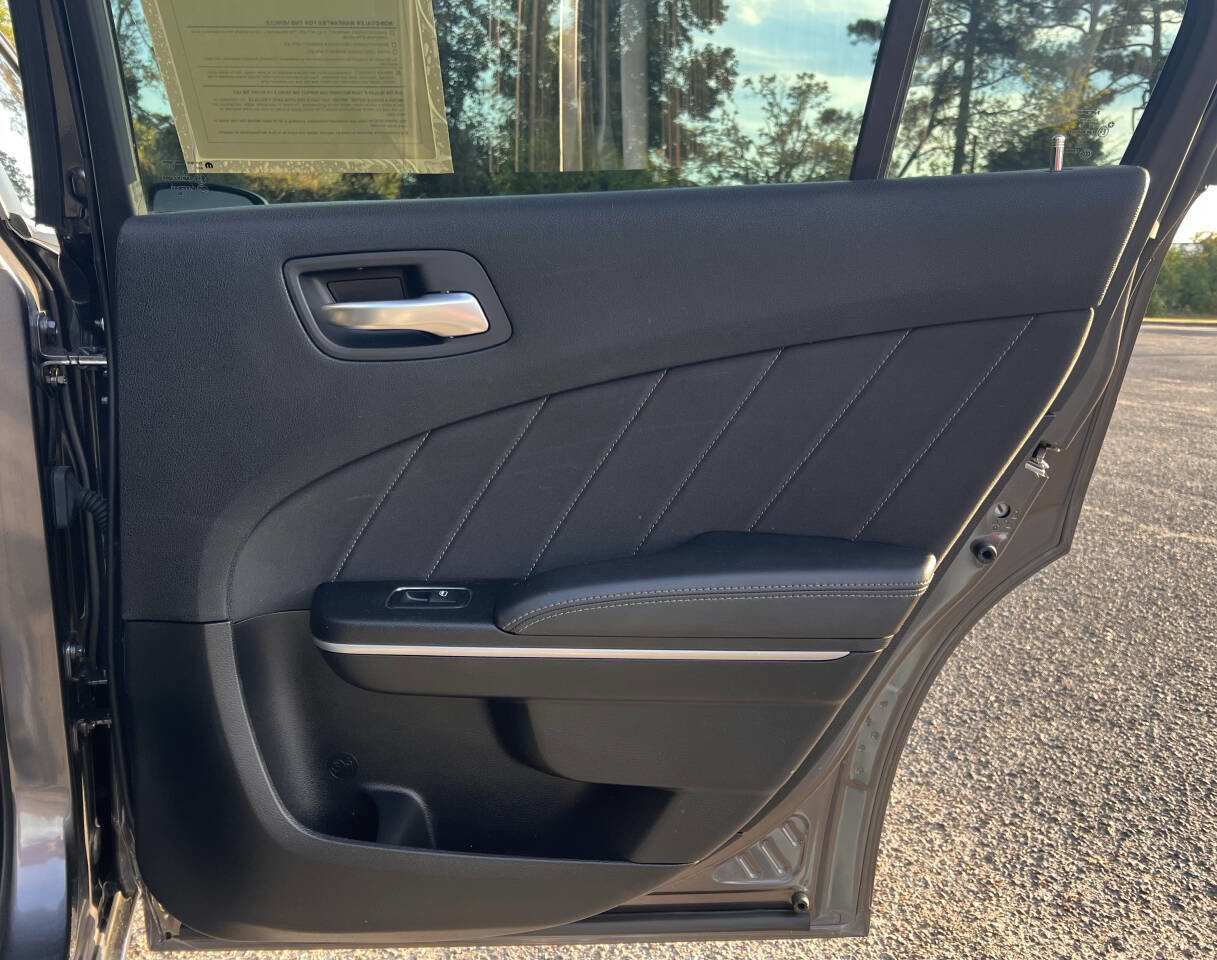 Used 2020 Dodge Charger SXT image 19
