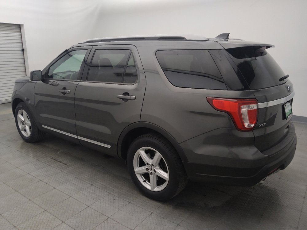 Used 2019 Ford Explorer XLT FWD image 3