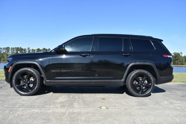 Used 2023 Jeep Grand Cherokee L Limited w/ Black Appearance Package image 3