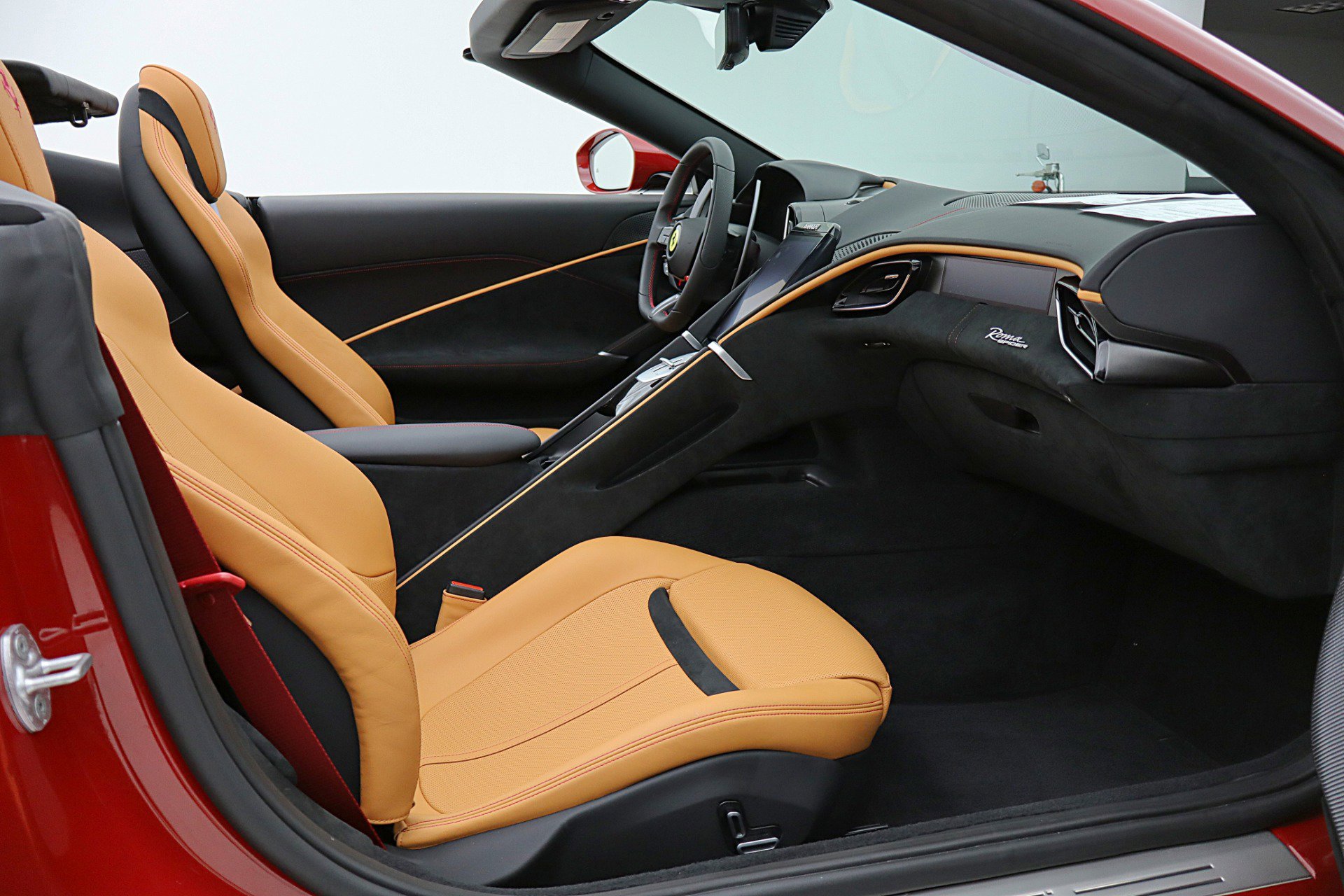 Used 2026 Ferrari Roma Spider RWD image 39