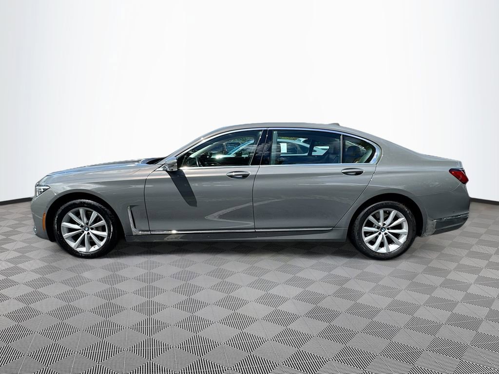Used 2022 BMW 740i xDrive w/ Premium Package image 9