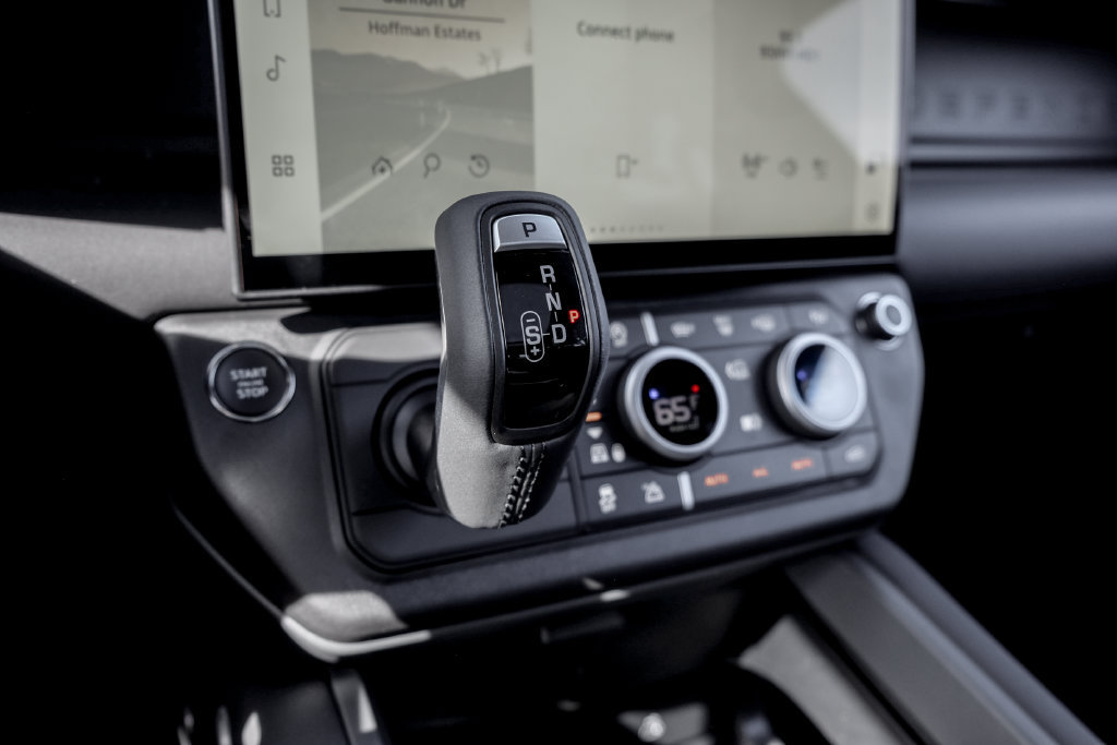 New 2026 Land Rover Defender 110 X-Dynamic SE AWD/4WD image 15