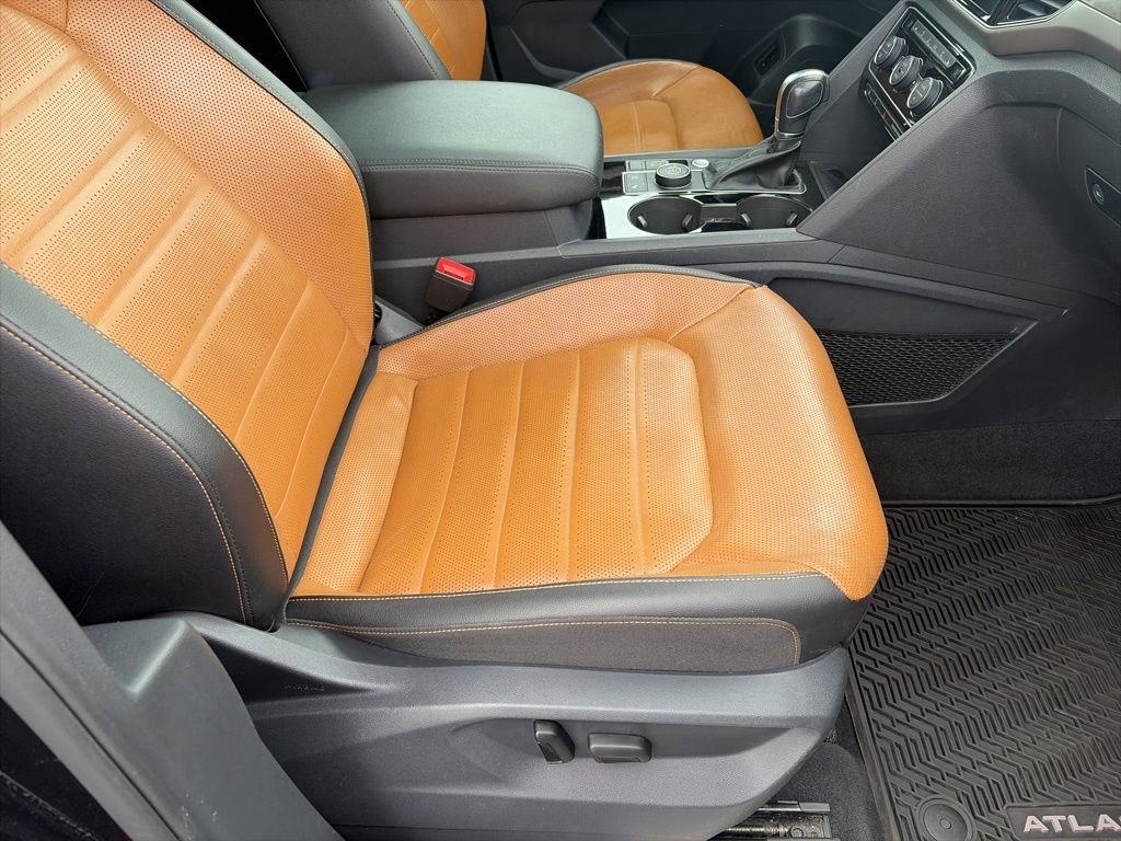 Used 2018 Volkswagen Atlas SEL Premium AWD/4WD image 32