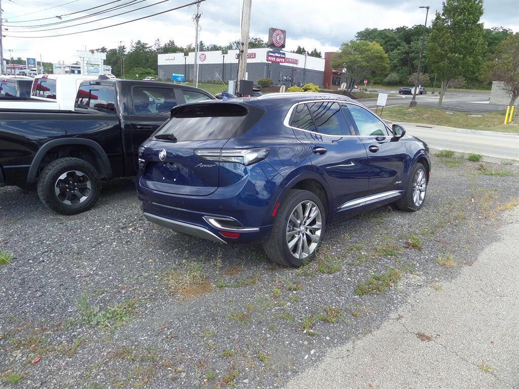 Used 2022 Buick Envision Avenir w/ Technology Package II image 4