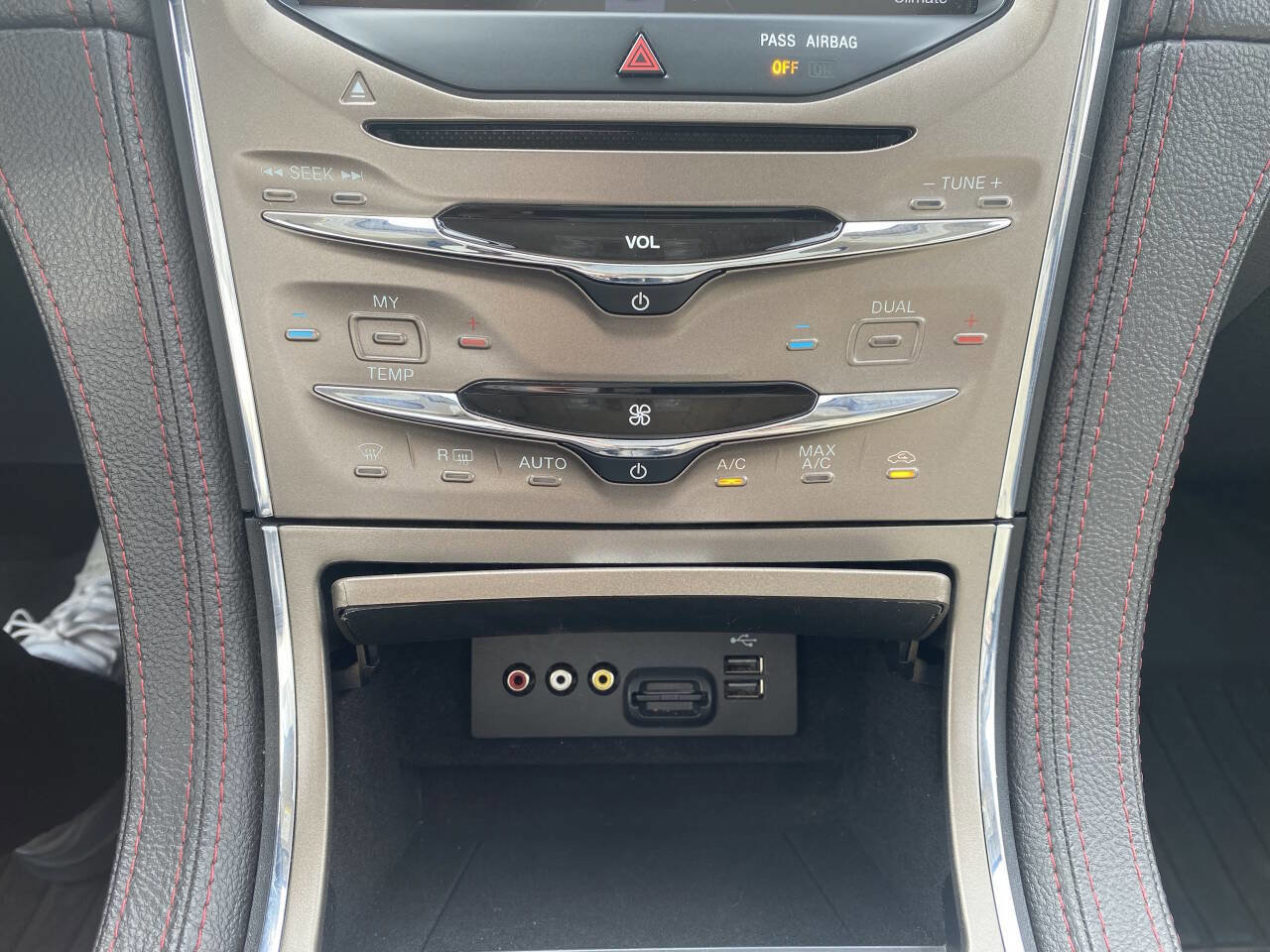 Used 2014 Lincoln MKX AWD w/ Equipment Group 102A image 34