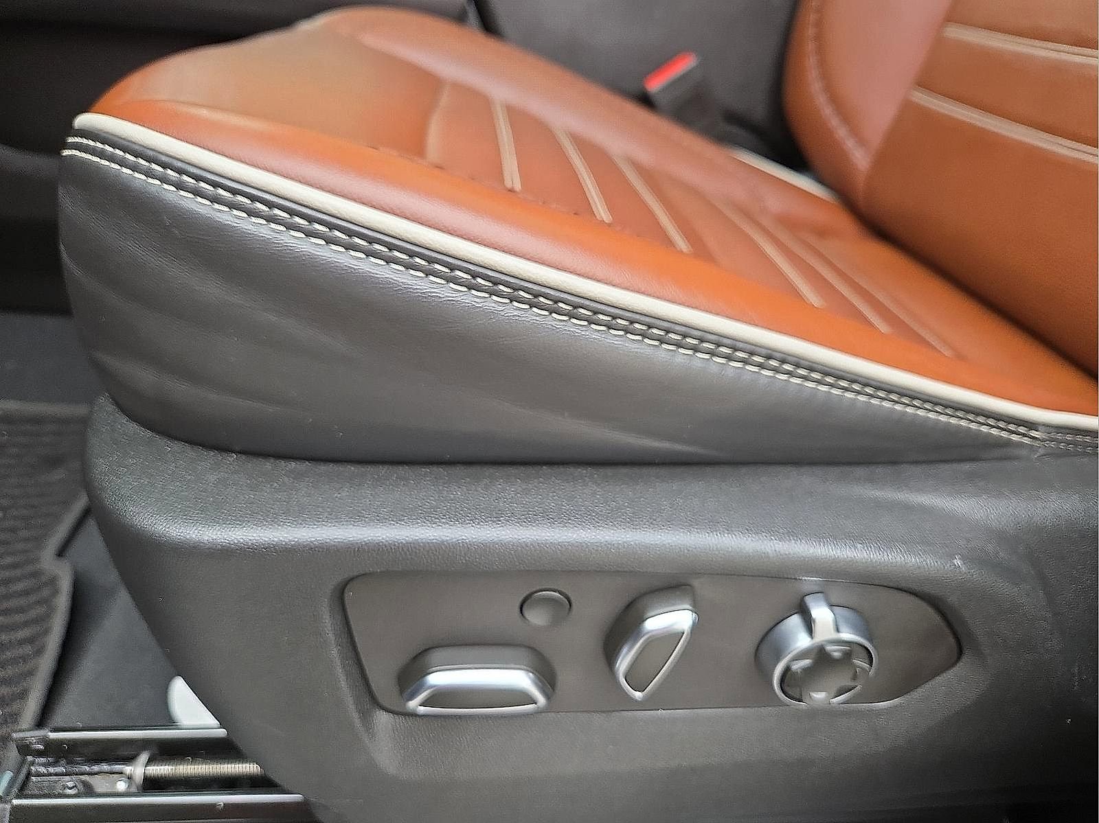 Certified 2023 GMC Yukon Denali Ultimate image 15